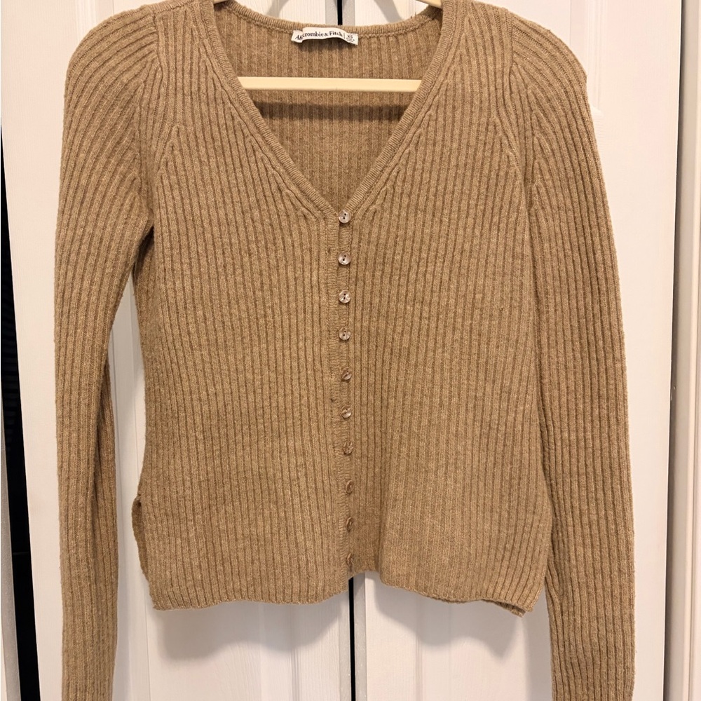 Abercrombie & Fitch Women's Ribbed V-Neck Button Cardigan - Camel/Tan